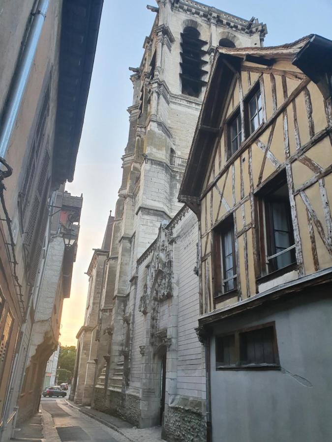 Le Logis Du Clocher Troyes Exterior photo