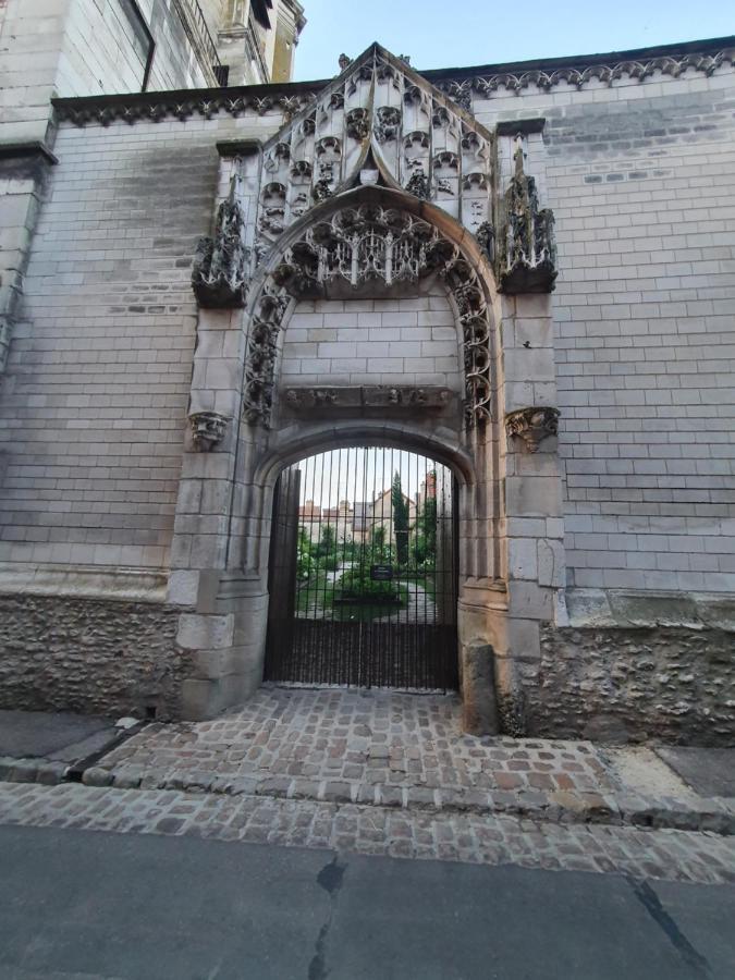Le Logis Du Clocher Troyes Exterior photo